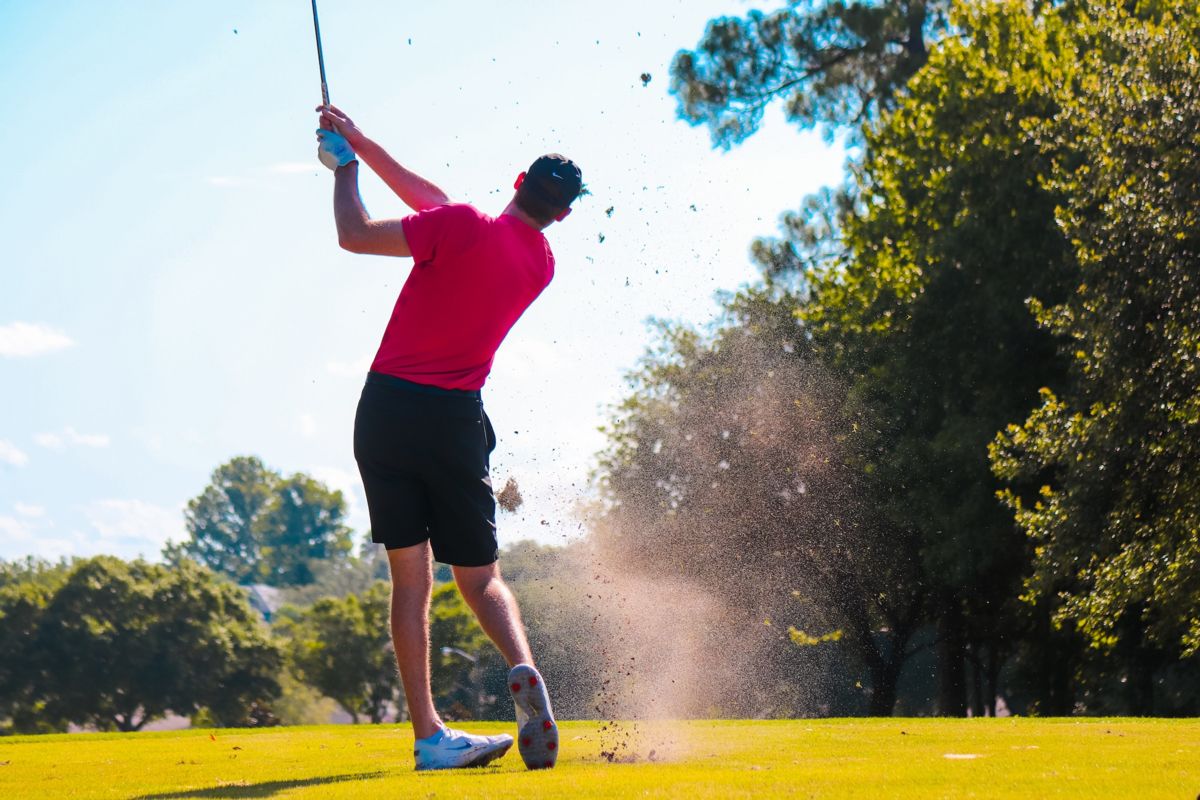 How Do You Successfully Manage a Golf Course for a Club?